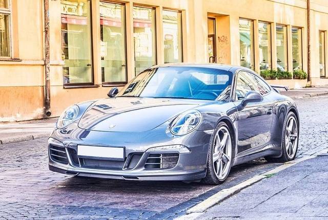 Shiny-sports-car Shiny-sports-car