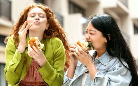 burgers-girls burgers-girls